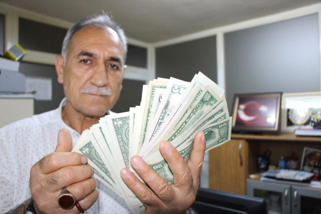 Erdoğan’ın Çağrısıyla Antika Dolarlarını Bozdurdu