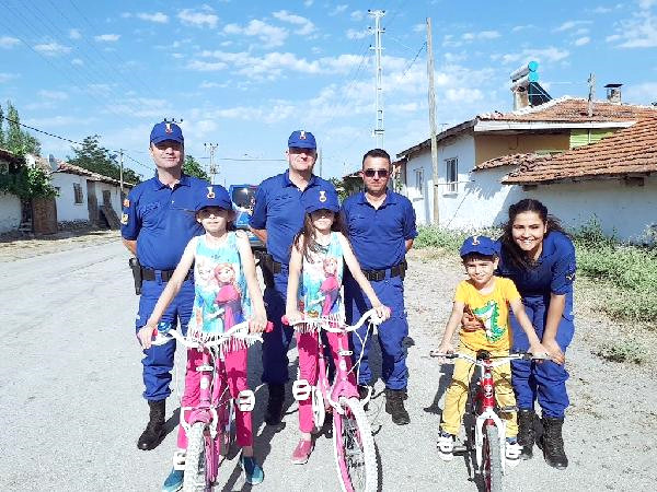 Amasya’da Jandarmadan ‘Çocuklarımız Güvende-2’ Uygulaması
