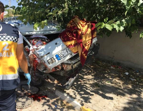 Amasya’da Yolcu Otobüsü ile Otomobil Çarpıştı: 2 Ölü, 1 Yaralı