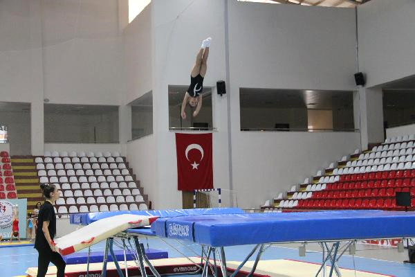 Trampolin Cimnastik 1’inci Lig Müsabakaları Amasya’da Yapıldı