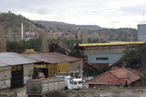 Amasya’da Maden Ocağında Göçük: 3 İşçi Toprak Altında (1)