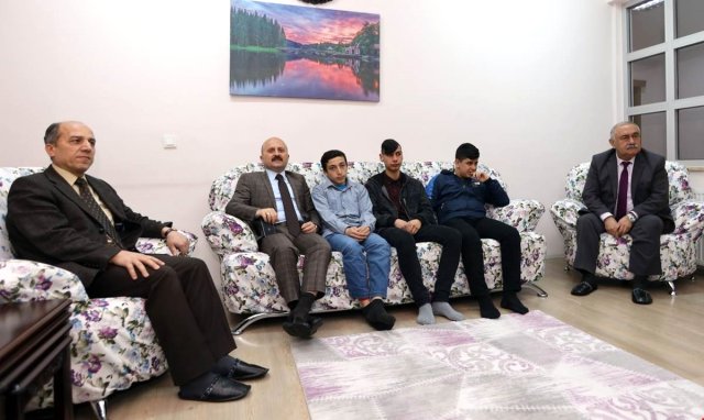 Vali Varol’dan Sevgi Evlerine Ziyaret