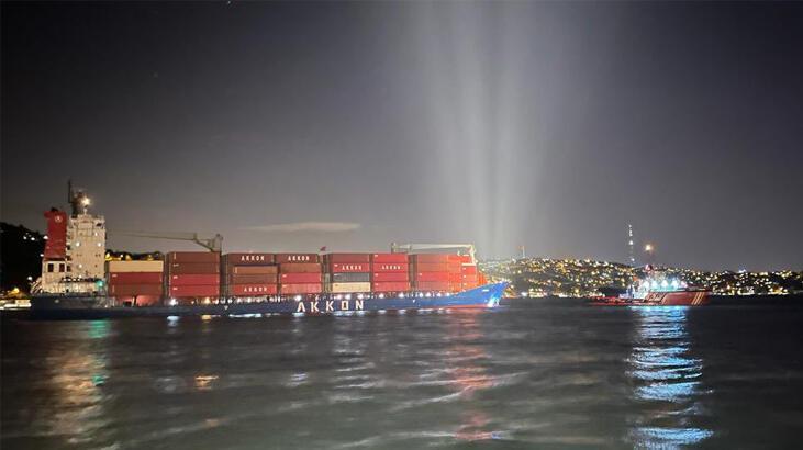 Gemi makine arızası yaptı İstanbul Boğazı trafiğe kapatıldı