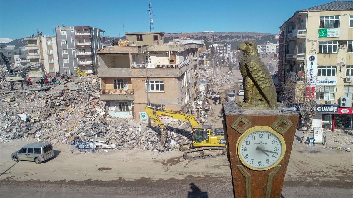 Adıyaman’da depremde yıkılan otelin 4 sorumlusu gözaltına alındı