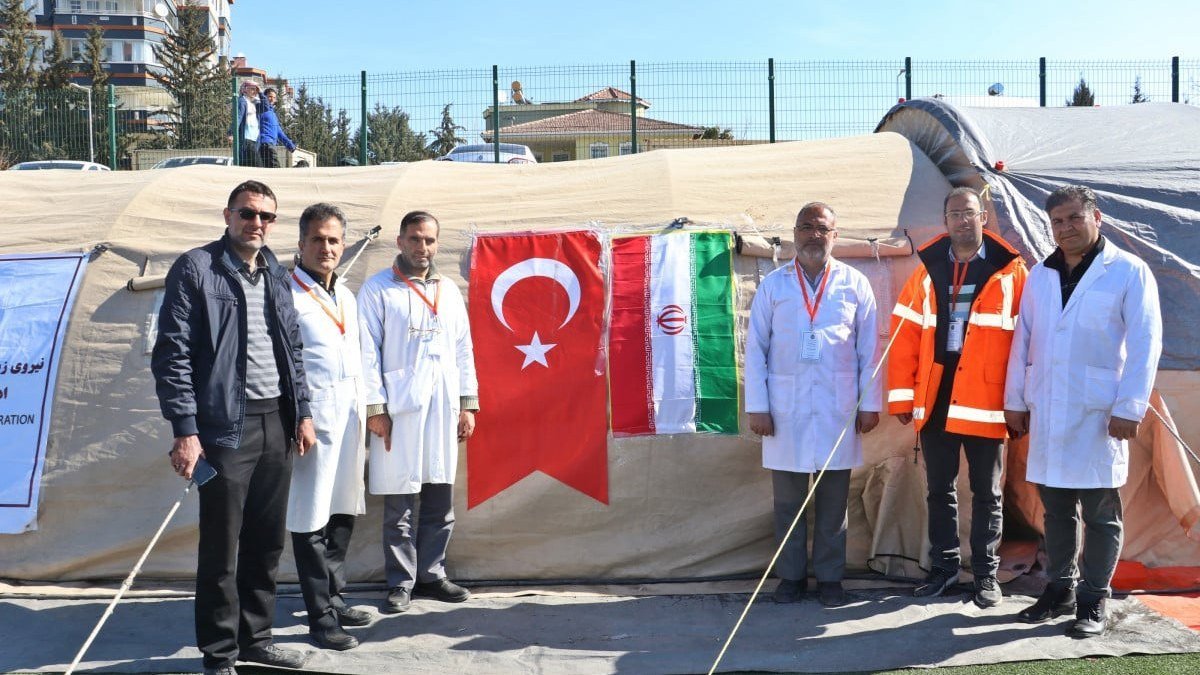 İranlı doktorlar, Adıyaman’da sahra hastanesi kurdu