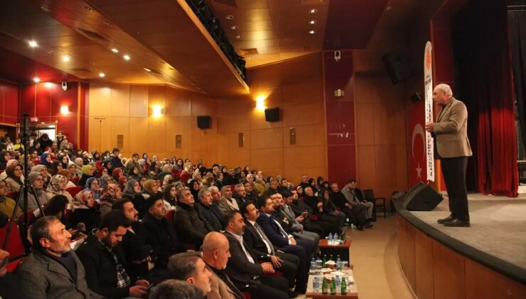 Ahlat’ta Muharrir Prof. Dr. Nurullah Genç ile Söyleşi Düzenlendi